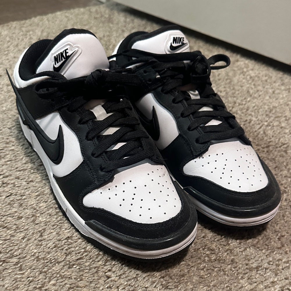 Nike Men's Classic Black and White Sneakers